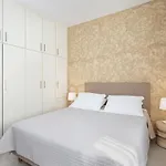 Апартаменти Amelia Luxury Living Mantaka