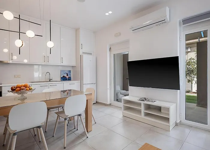 Amelia Luxury Living Mantaka