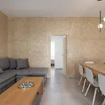 Amelia Luxury Living Mantaka