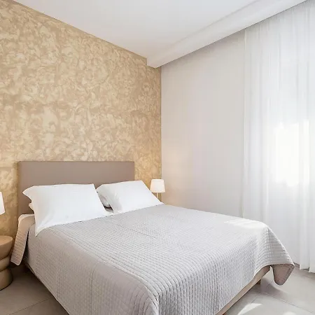 Amelia Luxury Living Mantaka * ハニア