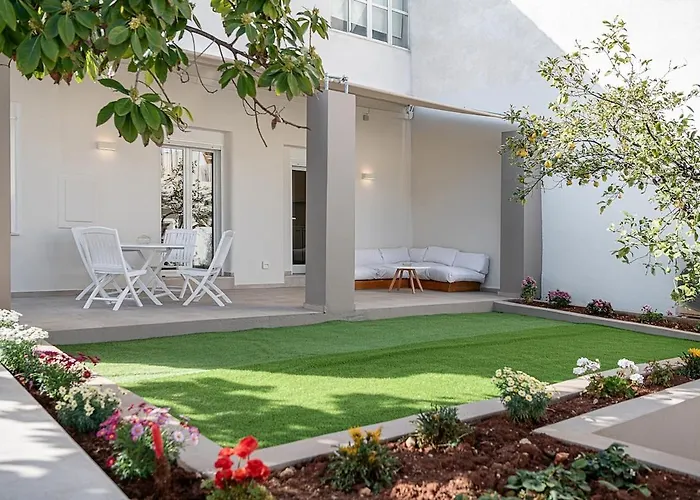 Amelia Luxury Living Mantaka